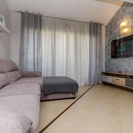 Apartment Dora Trogir Exterior photo