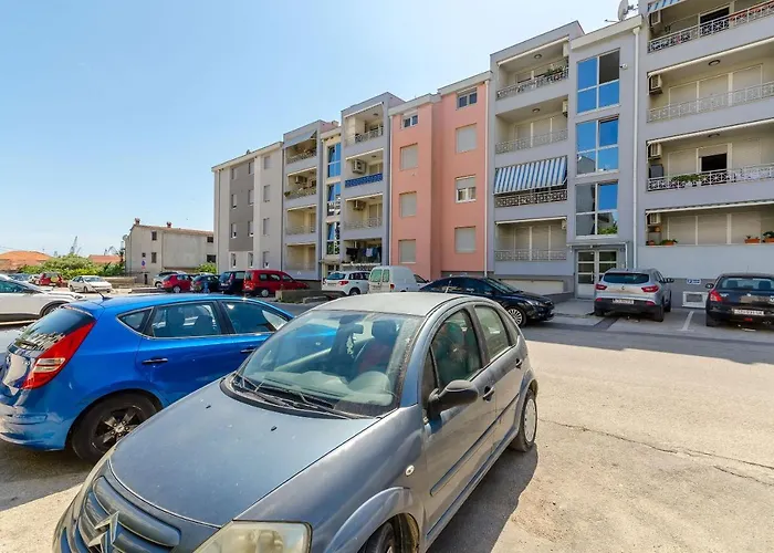 Apartment Dora